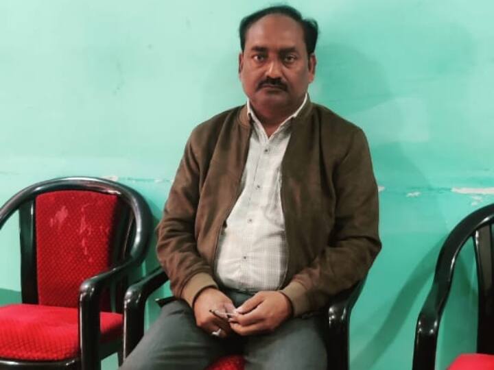 UP News: एंटी करप्शन टीम ने रिश्वतखोर कानूनगो किया गिरफ्तार, जमीन पैमाइश के बदले मांग रहा था मोटी रकम Basti anti corruption team arrested Kanungo while taking bribe for ground measurement ANN UP News: एंटी करप्शन टीम ने रिश्वतखोर कानूनगो किया गिरफ्तार, जमीन पैमाइश के बदले मांग रहा था मोटी रकम