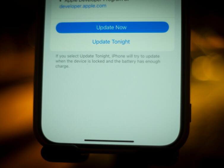 Apple iOS 17.2.1 Update Battery Drain Fix In Select Regions Release Notes Brandon Butch Apple Rolling Out iOS 17.2.1 Update With Battery Drain Fix In Select Regions