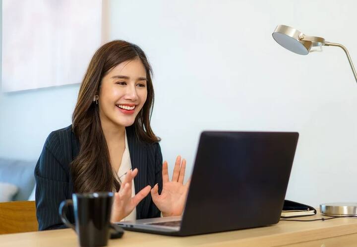 નોકરીના ઈન્ટરવ્યૂ આપતી વખતે ઘણા ઉમેદવારો પ્રમાણિક નથી હોતા. પોતાની ઈમેજ બનાવવા માટે તે ઈન્ટરવ્યૂ લેનારને કંઈ પણ કહે છે, જે ખોટું છે. તમારે જાણવું જોઈએ કે પસંદગી પછી તમારે ત્યાં કામ કરવું પડશે. જો તમે તમારી નોકરીના શરૂઆતના દિવસોમાં તમારા કામમાં કોઈ ભૂલ કરો છો, તો તમે તમારી નોકરી ગુમાવી શકો છો. તેથી ઇન્ટરવ્યૂ આપતી વખતે કોઈ પણ વસ્તુ પર દબાણ કરવાને બદલે તમારી પાસે જે કુશળતા છે તે જ જણાવો.