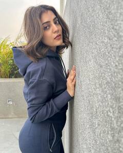 Nisha Aggarwal Photos: చందమామ చెల్లెలు వెలుగుతోంది!