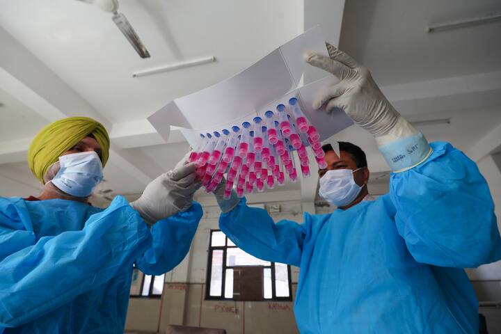 করোনা মোকাবিলায় প্রত্যেক রাজ্য ও কেন্দ্রশাসিত অঞ্চলকে একজোট হয়ে, কাজ করার বার্তা দিয়েছেন কেন্দ্রীয় স্বাস্থ্যমন্ত্রী।