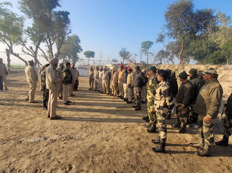 Joint Search Operation by BSF and Punjab police in Fazilka Joint Search Operation: BSF ਤੇ ਪੰਜਾਬ ਪੁਲਿਸ ਦੇ ਜਵਾਨਾਂ ਦਾ ਸਰਹੱਦੀ ਇਲਾਕੇ 'ਚ ਸਰਚ ਆਪ੍ਰੇਸ਼ਨ, ਫਾਜ਼ਿਲਕਾ ਦਾ ਇਲਾਕਾ ਫੌਜ ਨਾਲ ਭਰਿਆ