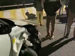 अमरोहा में कार और बाइक की भीषण टक्कर, ओवरब्रिज से गिरकर महिला की मौत, पिता और बेटी घायल