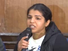 रोते हुए साक्षी मलिक ने कुश्ती को कहा अलविदा, रेसलिंग जूते भी छोड़े, क्या बोले बृजभूषण सिंह?