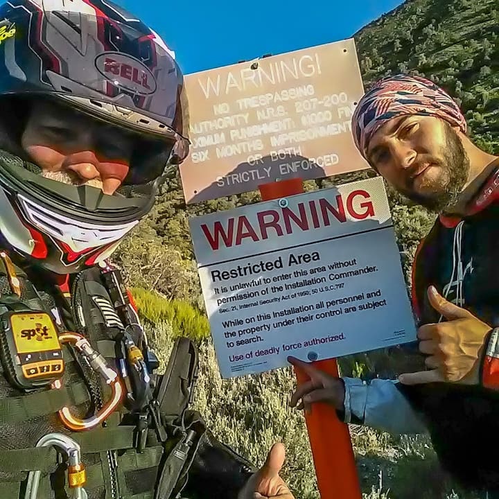 ਮੈਕਐਡਵੈਂਚਰਜ਼ (MacADVenture): ਇਸ ਯੂਟਿਊਬ ਚੈਨਲ ਨੂੰ ਪਿਓ ਪੁੱਤਰ ਚਲਾਉਂਦੇ ਸੀ। ਇਹ ਜੋੜੀ ਇਕੱਠੇ ਬਾਈਕ 'ਤੇ ਦੂਰ-ਦੂਰ ਸੈਰ ਕਰਨ ਨਿਕਲਦੀ। ਵਲੌਗ ਬਣਾਉਂਦੀ ਤੇ ਆਪਣੇ ਵਿਊਰਜ਼ ਨੂੰ ਤਾਜ਼ਾ ਕੰਟੈਂਟ ਦਿੰਦੀ ਸੀ। ਇੱਕ ਦਿਨ ਇਸੇ ਚੱਕਰ 'ਚ ਇਹ ਅਜਿਹੀ ਜਗ੍ਹਾ 'ਤੇ ਚਲੇ ਗਏ, ਜਿੱਥੇ ਜਾਣ 'ਤੇ ਸਰਕਾਰ ਨੇ ਪਾਬੰਦੀ ਲਗਾਈ ਹੋਈ ਸੀ। ਉੱਥੇ ਕੁੱਝ ਹਥਿਆਰਬੰਦ ਲੋਕਾਂ ਨੇ ਇਨ੍ਹਾਂ ਨੂੰ ਦਬੋਚ ਲਿਆ। ਉਸ ਤੋਂ ਬਾਅਦ ਦੋਵੇਂ ਪਿਓ ਪੁੱਤਰ ਦਾ ਕੋਈ ਸੁਰਾਗ ਨਹੀਂ ਮਿਿਲਿਆ।