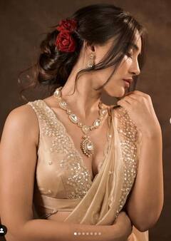 Surbhi Jyoti: ਸੁਰਭੀ ਜੋਤੀ ਨੇ ਟ੍ਰੇਡਿਸ਼ਨਲ ਲੁੱਕ 'ਚ ਵਧਾਈ ਪ੍ਰਸ਼ੰਸਕਾਂ ਦੇ ਦਿਲਾਂ ਦੀ ਧੜਕਣ, ਦੇਖੋ ਤਸਵੀਰਾਂ