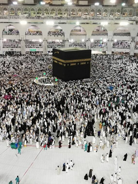 मक्‍का में काबा किसने बनवाया?