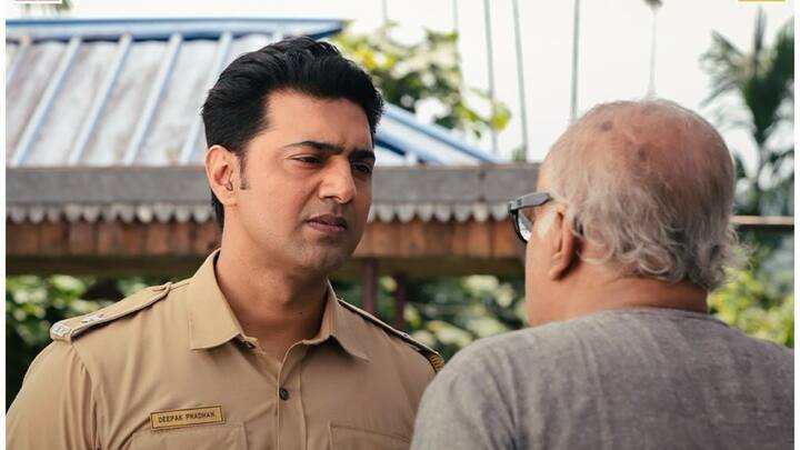 দেব আরও বলছেন, 'স্কুল-কলেজে পড়তে জন্মদিনে বিশেষ পরিকল্পনা থাকত। বয়স বাড়ার সঙ্গে সঙ্গে আর এই বিশেষ দিনটা নিয়ে তেমন পরিকল্পনা থাকে না। তবে আমি জন্মদিনে ছবি রিলিজের চাপটা নিতে চাই।'