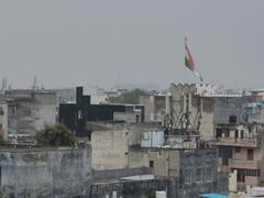 Delhi Unauthorized Colony: दिल्ली में अवैध कॉलोनियों में रहने वाले लोग नहीं होंगे बेघर, संसद से पास हुआ ये खास बिल