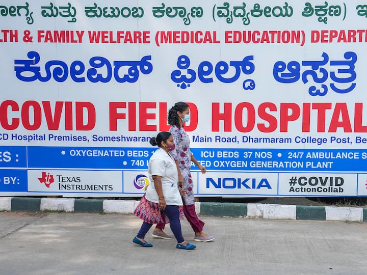 Medical staff at Rajiv Gandhi Institute of Chest Disease. In a high-level meeting, Chief Minister Siddaramaiah said instructions have been given to health department officials to make arrangements for required oxygen, ventilators and beds in hospitals. (Source: PTI)