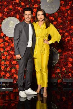 Anand Pandit Birthday Pics: नई नवेली दुल्हन लिन के साथ रणदीप हुड्डा ने ली धांसू एंट्री, बाहों में बाहें डालकर पैपराजी को दिए पोज, देखें तस्वीरें