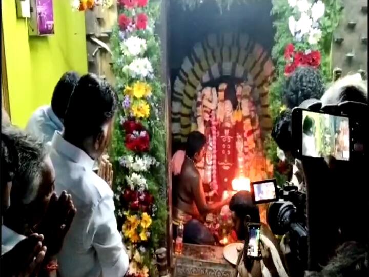 Sani Peyarchi 2023: குச்சனூர் கோயிலில் சனிப்பெயர்ச்சி விழா - ஓபிஎஸ் சாமி தரிசனம்