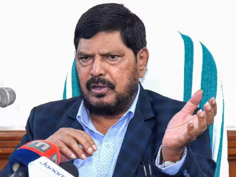 Ramdas Athawale's demand caste wise census should be conducted yavatmal maharashtra Ramdas Athawale on Caste wise census : संघाचा  विरोध असला तरी, जातीनिहाय जनगणना झालीचं पाहिजे; केंद्रीय मंत्री रामदास आठवलेंनी स्पष्ट केली भूमिका