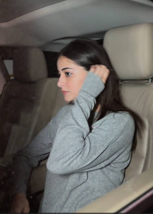 इसके अलावा आदित्य रॉय कपूर की रुमर्ड गर्लफ्रेंड और एक्ट्रेस अनन्या पांडे भी इस स्क्रीनिंग में स्पॉट की गई.