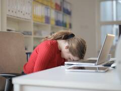 Eye Care : स्क्रीन पाहून डोळे दुखतात? असा मिळवा आराम!