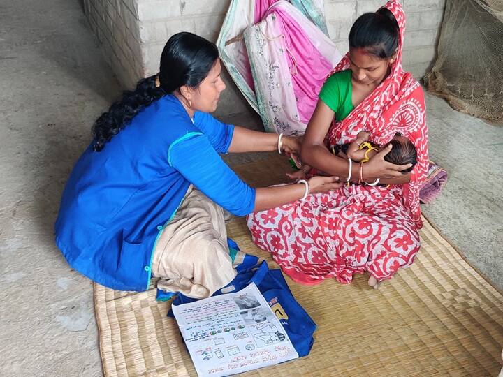 New Swarnima Loan Scheme: केंद्र सरकार और राज्य सरकारें समय-समय पर देश के हर वर्ग के लिए कई तरह की योजनाएं लेकर आती रहती है. हाल ही में मोदी सरकार ने महिलाओं को आत्मनिर्भर बनाने के लिए एक खास स्कीम लॉन्च की है. इस स्कीम का नाम है न्यू स्वर्णिमा लोन स्कीम.