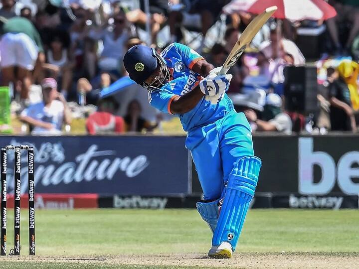 IND vs SA 3rd ODI Team India 1st Innings scorecard Highlights Sanju Samson Hundred IND vs SA: संजू सैमसन के शतक ने टीम इंडिया को उबारा, दक्षिण अफ्रीका के सामने है 297 रन का टारगेट