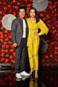 Anand Pandit Birthday Pics: नई नवेली दुल्हन लिन के साथ रणदीप हुड्डा ने ली धांसू एंट्री, बाहों में बाहें डालकर पैपराजी को दिए पोज, देखें तस्वीरें