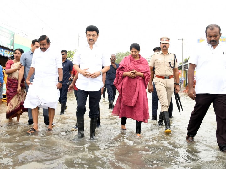 முதல்வரை பார்த்ததும் கண்ணீர் விட்டு கதறிய தூத்துக்குடி மக்கள்