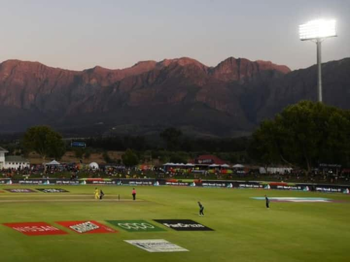 IND vs SA 3rd and Final ODI Weather forecast and pitch report IND vs SA: क्या भारत-साउथ अफ्रीका का फाइनल वनडे मैच बारिश में धुल जाएगा? जानें मौसम और पिच की पक्की रिपोर्ट