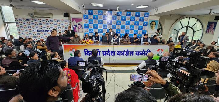 इस कार्यक्रम के दौरान लवली ने वहां मौजूद कांग्रेस के कार्यकर्ताओं एवं नेताओं को संबोधित करते हुए कहा कि डोनेट फॉर देश कार्यक्रम एक ऐसा ऐतिहासिक कार्यक्रम है जिसका मकसद केवल धन संग्रह नही है बल्कि इसका असली मकसद बूथ स्तर पर कांग्रेस से सहानूभूति रखने वाले एवं कांग्रेस कार्यकर्ताओं से सीधे तौर पर जुड़ना है. उन्होंने यह भी कहा कि कांग्रेस पार्टी ने हमेशा आम जनता के सहयोग से ही पार्टी के लिए चंदा इकट्ठा किया है चाहे वो किसी भी रुप में हो.