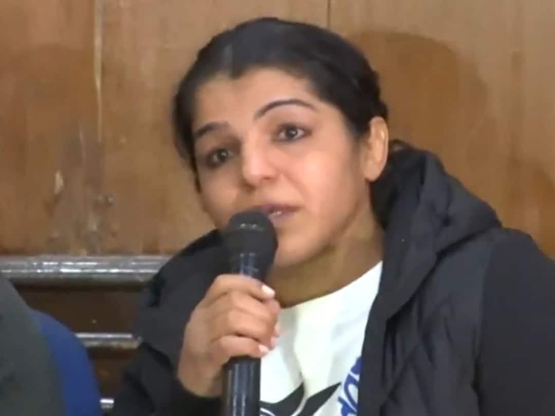 Sakshi Malik, Bajrang Punia Vinesh Phogat reaction Brij Bhushan's Aide Sanjay Singh Elected WFI President WFI President: రెజ్లింగ్‌ వదిలేస్తున్నా - సంచలన ప్రకటన చేసిన సాక్షి మాలిక్