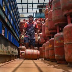 LPG KYC: আর লাইন দিতে হবে না, ঘরে বসেই জমা করুন গ্যাসের KYC! কীভাবে জানুন