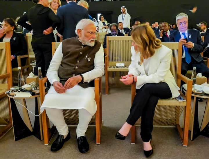 वर्ष 2024 पूरे देश के लिए बेहद खास होने वाला है. वजह है लोकसभा चुनाव और देश में नई सरकार का गठन.  2023 में भारत ने अंतरिक्ष में नए कदम बढ़ाए हैं और सुप्रीम कोर्ट के कई फैसले हैं जो अगले साल तक अपना प्रभाव दिखाएंगे.