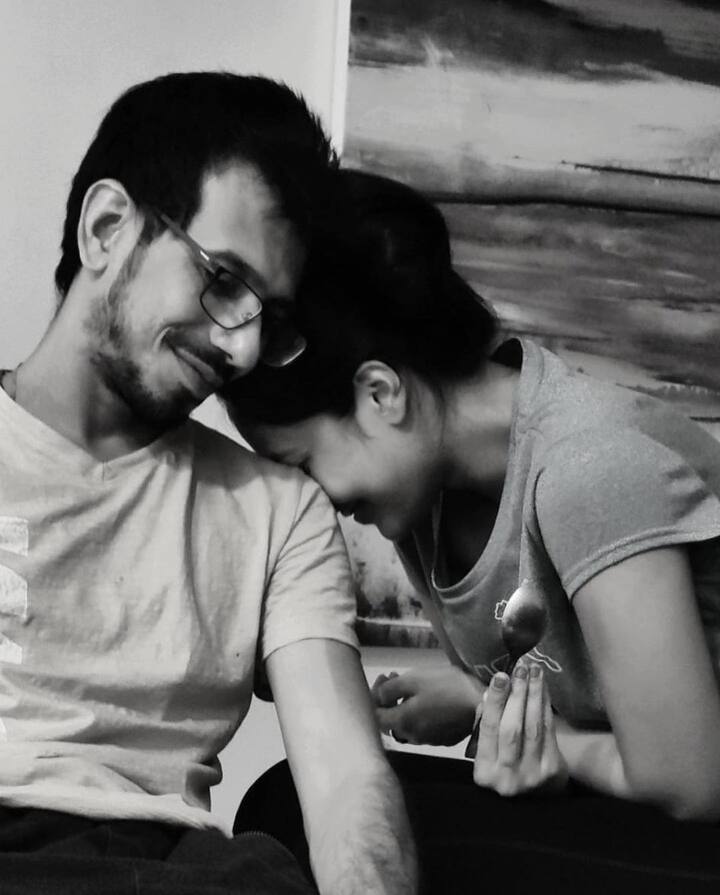 இன்று இவர்களது திருமண நாளை முன்னிட்டு ஸ்பெஷல் இன்ஸ்டா போஸ்டை பதிவிட்டுள்ளார்.