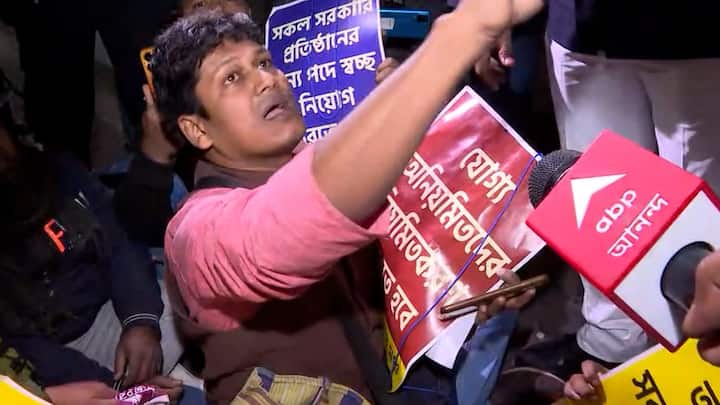 বকেয়া ডিএ-র দাবিতে, সরকারি কর্মচারীদের নবান্নের সামনে অবস্থান কর্মসূচি ঘিরে উত্তেজনা।