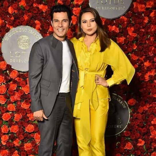 રણદીપ હુડાએ હાલમાં જ મણિપુરની યુવતી લિન લેશરામ સાથે લગ્ન કરીને બધાને ચોંકાવી દીધા હતા. ત્યારથી બધાની નજર આ કપલ પર ટકેલી છે. હવે લગ્ન બાદ બંને પહેલીવાર એક ઈવેન્ટમાં સાથે જોવા મળ્યા છે.