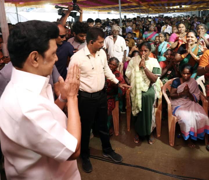 The CM, who arrived in Thoothukudi by helicopter from Chennai, interacted with the residents at Anthoniyarpuram (Credit: Twitter/@CMOTamilnadu)