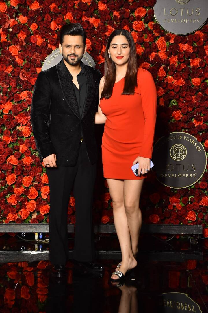 हाल ही में मां बनी दिशा परमार पुराने शेप में वापस आ गई हैं. रेड कलर की ड्रेस में एक्ट्रेस बेहद फिट और खूबसूरत लग रही थीं.