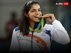 Sakshi Malik Retirement: बृजभूषण पर लगाए थे महिला पहलवानों को गलत तरीके से छूने के आरोप, करीबी बना अध्यक्ष तो रोते हुए रेसलिंग रिंग को कहा अलविदा
