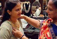 Gold price Today : সপ্তাহশেষে সোনার দাম কোথায় গিয়ে দাঁড়াল ?