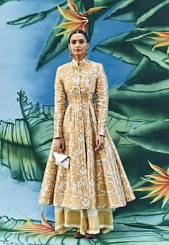 Sonam Kapoor Photo: દેશી લુકમાં સોનમ કપૂરે જીત્યું ફેન્સનું દિલ, જુઓ તસવીરો