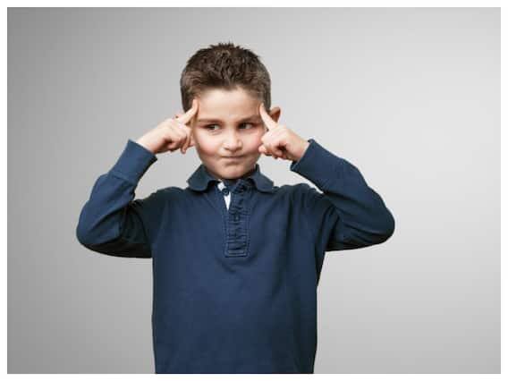 સંગીત શીખવાડો: બાળકો માટે સંગીત શીખવું ખૂબ જ ફાયદાકારક છે. તે તેમના મગજના વિકાસમાં મદદ કરે છે અને તેમનામાં ઘણી સારી આદતો કેળવે છે.