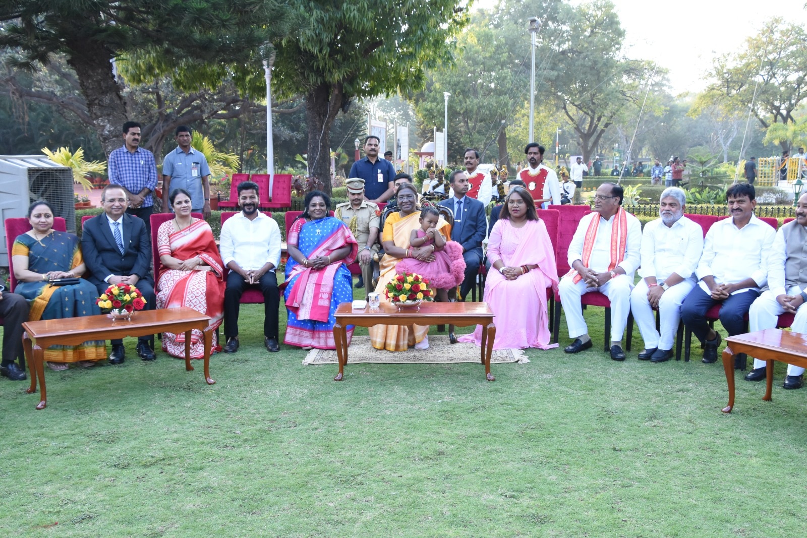 At Home at Rashtrapati Nilayam: రాష్ట్రపతి నిలయంలో ఎట్‌ హోమ్‌- హాజరైన గవర్నర్‌, సీఎం దంపతులు