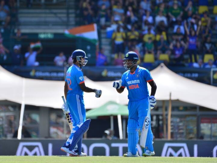 IND vs SA: एक साल में सबसे ज्यादा वनडे मैच जीतने वाली दूसरी टीम बनी इंडिया, सिर्फ इस टीम को नहीं कर पाई पीछे IND vs SA India won the series against South Africa and record second Most ODI wins in a calendar year 2023 IND vs SA: एक साल में सबसे ज्यादा वनडे मैच जीतने वाली दूसरी टीम बनी इंडिया, सिर्फ इस टीम को नहीं कर पाई पीछे