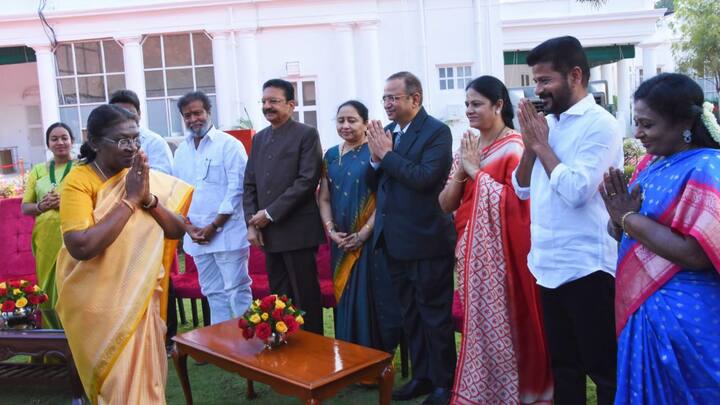శీతాకాల విడిది కోసం హైదరాబాద్ వచ్చిన రాష్ట్రపతి ద్రౌపది ముర్ము తేనీటి విందు ఇచ్చారు. ఈ కార్యక్రమానికి రాష్ట్ర గవర్నర్ తమిళిసైతో పాటు.. సీఎం రేవంత్ రెడ్డి దంపతులు, హైకోర్టు ప్రధాన న్యాయమూర్తి జస్టిస్ అలోక్ అరాధే దంపతులు హాజరయ్యారు.