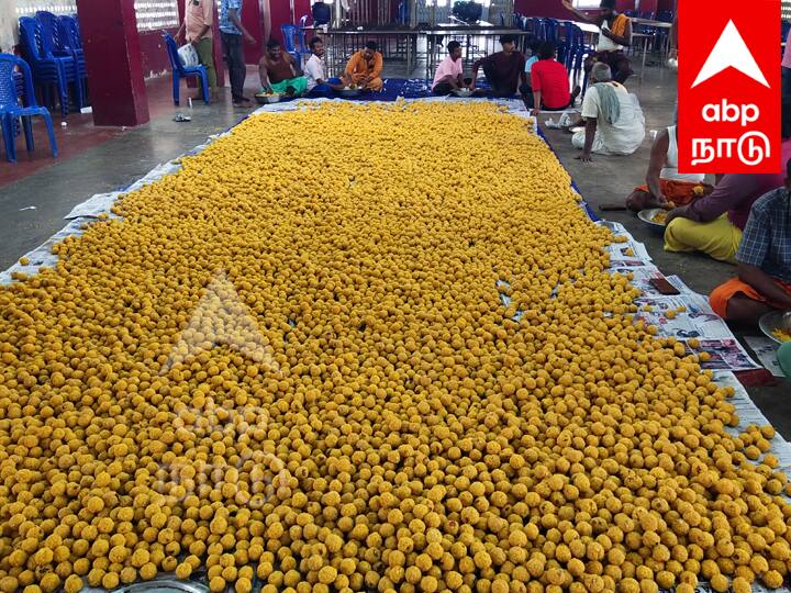 Villupuram Vaikundavasa Perumal Temple is busy making one lakh laddus - ண்ண் வைகுண்ட ஏகாதசி: விழுப்புரம் வைகுண்டவாச பெருமாள் கோயிலில் ஒரு லட்சம் லட்டுகள் தயாரிக்கும் பணி தீவிரம்