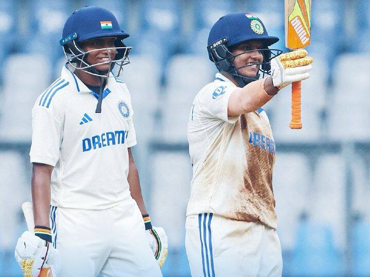 india women scored 376 runs 2nd day mumbai test against australia women deepti sharma half century INDW vs AUSW: दीप्ति शर्मा समेत चार खिलाड़ियों ने जड़े अर्धशतक, मुंबई टेस्ट में दूसरे दिन तक भारत ने 7 विकेट गंवाकर बनाए 376 रन