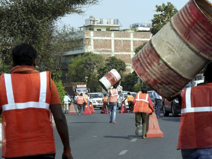 Contractors and PWD officials embezzled crore rupees by constructing roads on paper case registered Delhi: दिल्ली में कागजों पर सड़क बनाकर करोड़ों रुपये का गोलमाल कर गए ठेकेदार और अधिकारी, केस दर्ज