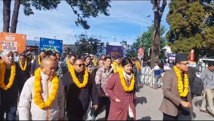পাহাড়ের সংস্কৃতির বিভিন্ন দিক তুলে ধরা হয়েছে এদিনের উদ্বোধনী অনুষ্ঠানে।