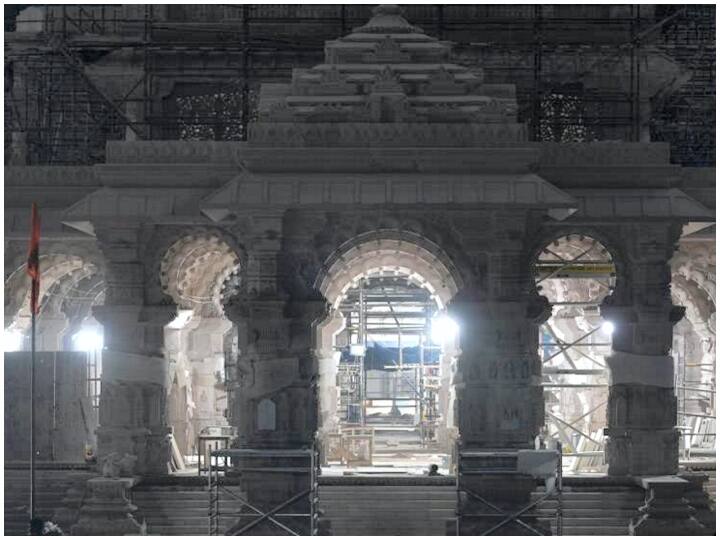 अयोध्या के कई पुराने नाम बताए जाते हैं और पुराने दस्तावेजों और कई धार्मिक किताबों में अलग अलग नाम का जिक्र है.