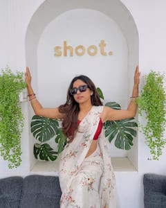 Vithika Sheru Photos: మొన్న సిక్స్ ప్యాక్ లో షాకిచ్చి ఇప్పుడు శారీ కట్టింది