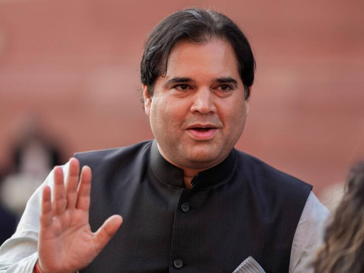 Varun Gandhi attacked on Agniveer scheme asked Is this not an insult of uniform UP Politics: वरुण गांधी ने किया अग्निवीर योजना पर हमला, कहा- '5 साल बाद बेरोजगार घूमेंगे युवा, क्या ये वर्दी...'