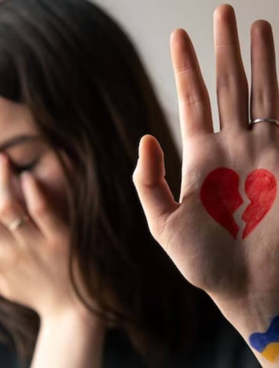 अभी-अभी हुआ है ब्रेकअप? ऐसे करें खुद की केयर