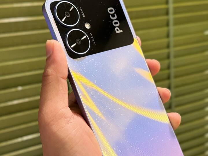 Poco M6 5G में 6.74 इंच की डिस्प्ले 120hz के रिफ्रेश रेट के साथ मिलती है. मोबाइल फोन Dimensity 6100+ प्रोसेसर और एंड्रॉइड 13 के साथ आता है. स्मार्टफोन की सिक्योरिटी के लिए इसमें साइड माउंटेड फिंगरप्रिंट सेंसर मिलता है. फोन में 5000 एमएएच की बैटरी 18 वॉट के चार्जिंग के साथ मिलती है जो आराम से एक दिन चल सकती है.
