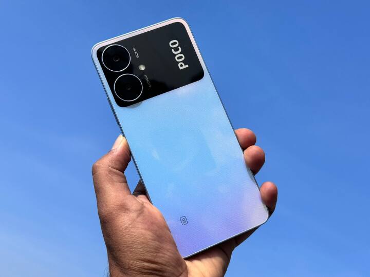 स्मार्टफोन की कीमत बेस मॉडल के लिए 10,499 रुपये, 6/128GB के लिए 11,499 रुपये और टॉप मॉडल के लिए 13,499 रुपये है. कंपनी तीनों ही वेरिएंट पर बैंक ऑफर का भी लाभ दे रही है.